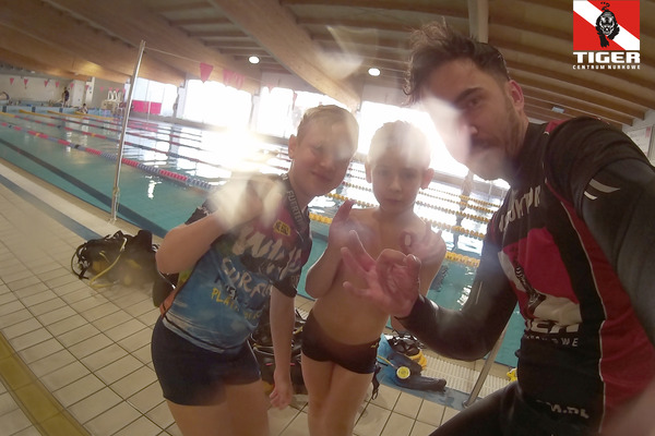 2019.02.16 - Szymon i Mikołaj odkrywają nurkowanie